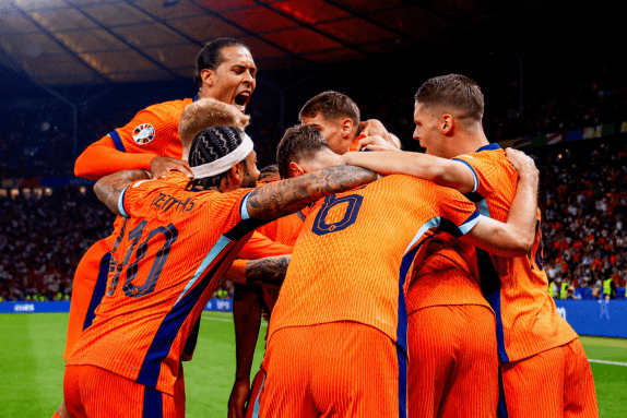 泰山球迷旗,袍助威,期待,开云体育,开云体育官网,开云体育app,开云体育app下载