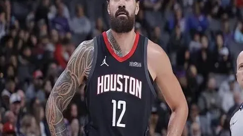 萨卡里突破查尔斯顿站女单首轮障碍，次轮对决3号种子郑钦文